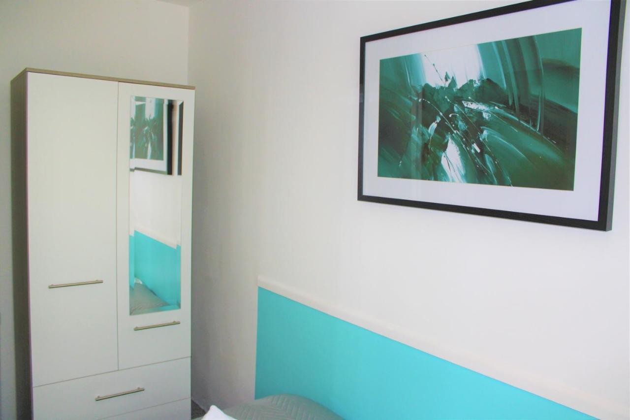 Homely And Budget Friendly 3 Bed House Sleeps 6 Free Parking! Milton Keynes Bagian luar foto